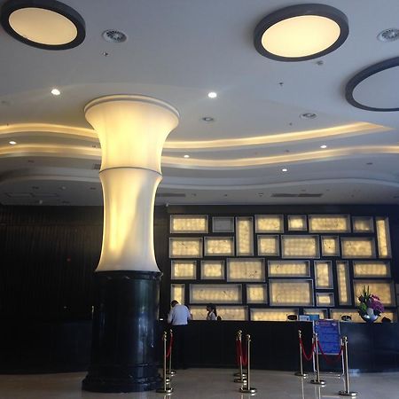 Golden Palm Hotel Zhuhai Exterior photo
