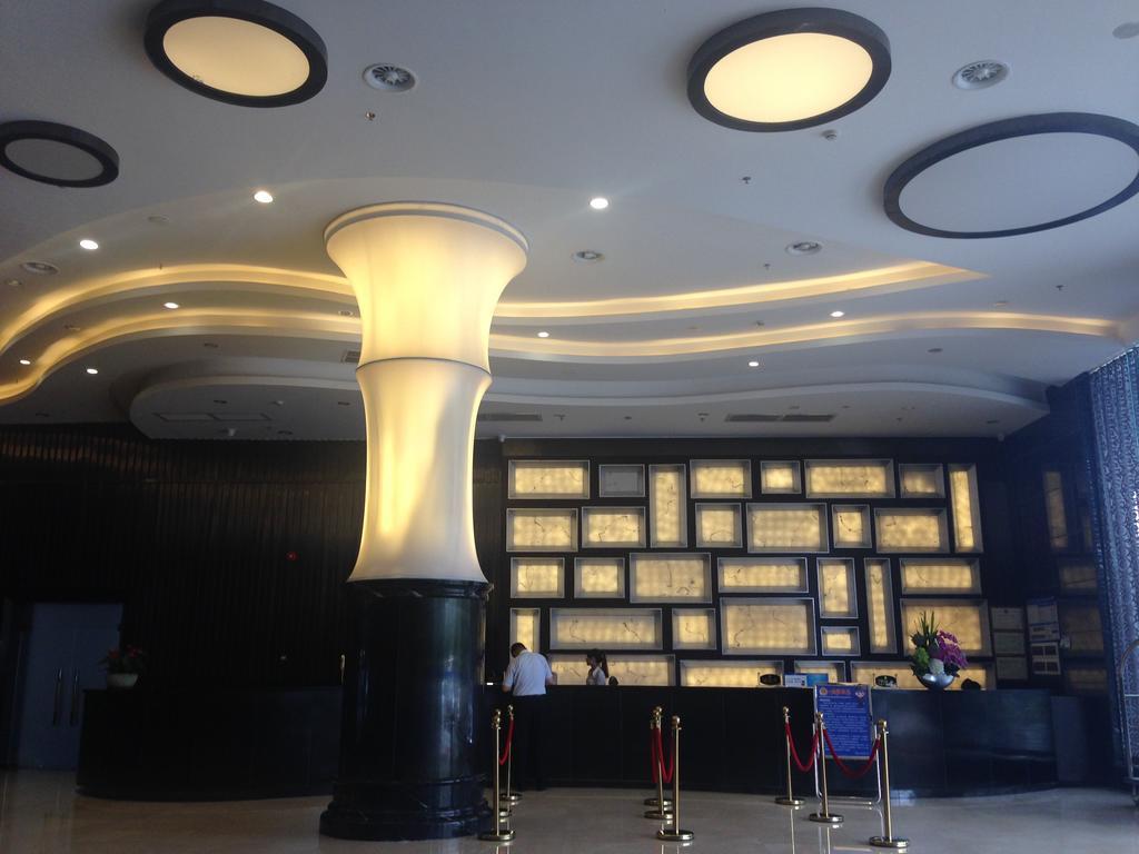 Golden Palm Hotel Zhuhai Exterior photo